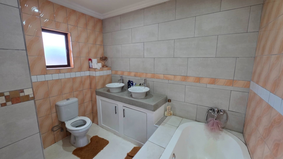 4 Bedroom Property for Sale in Broederstroom North West